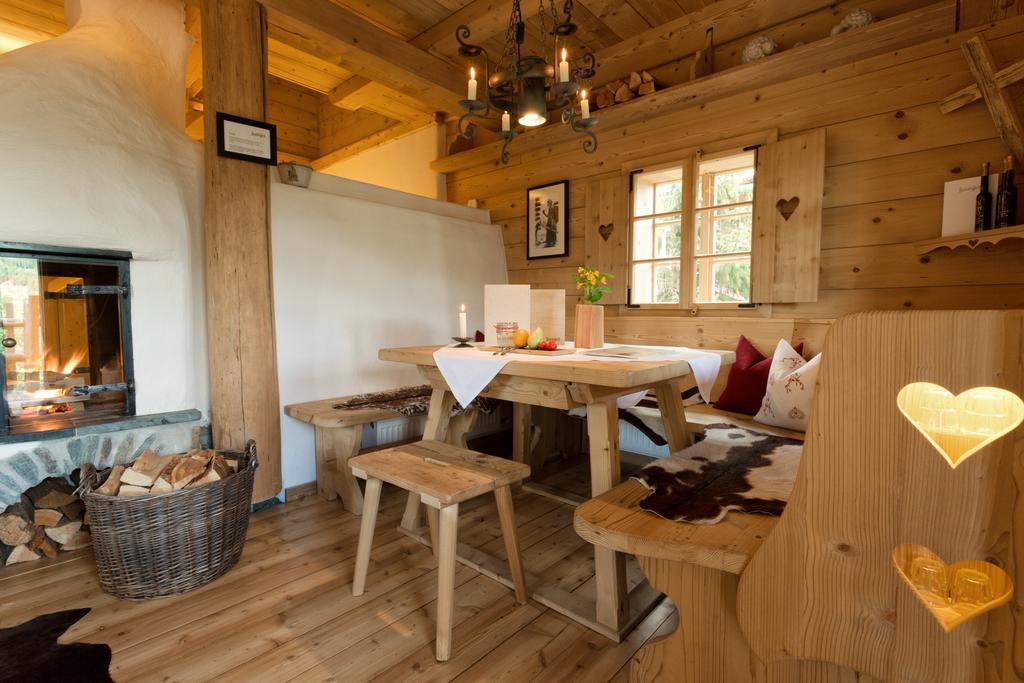 Almdorf Seinerzeit Hotel Wiedweg Bagian luar foto