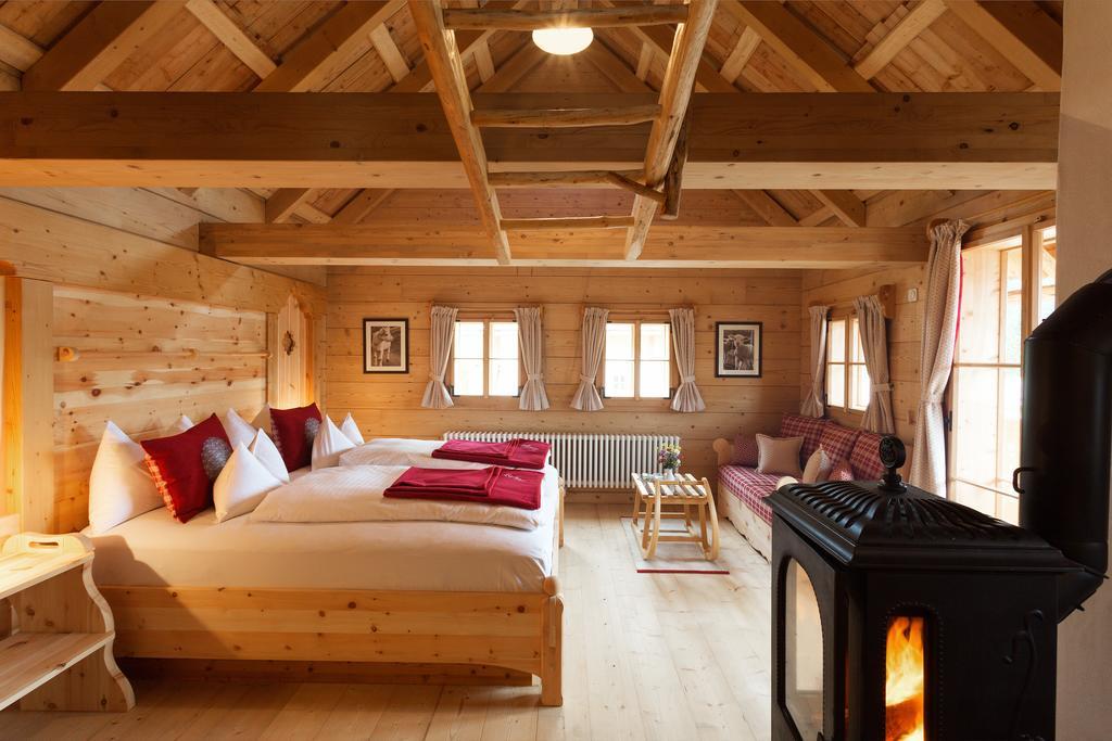 Almdorf Seinerzeit Hotel Wiedweg Bagian luar foto