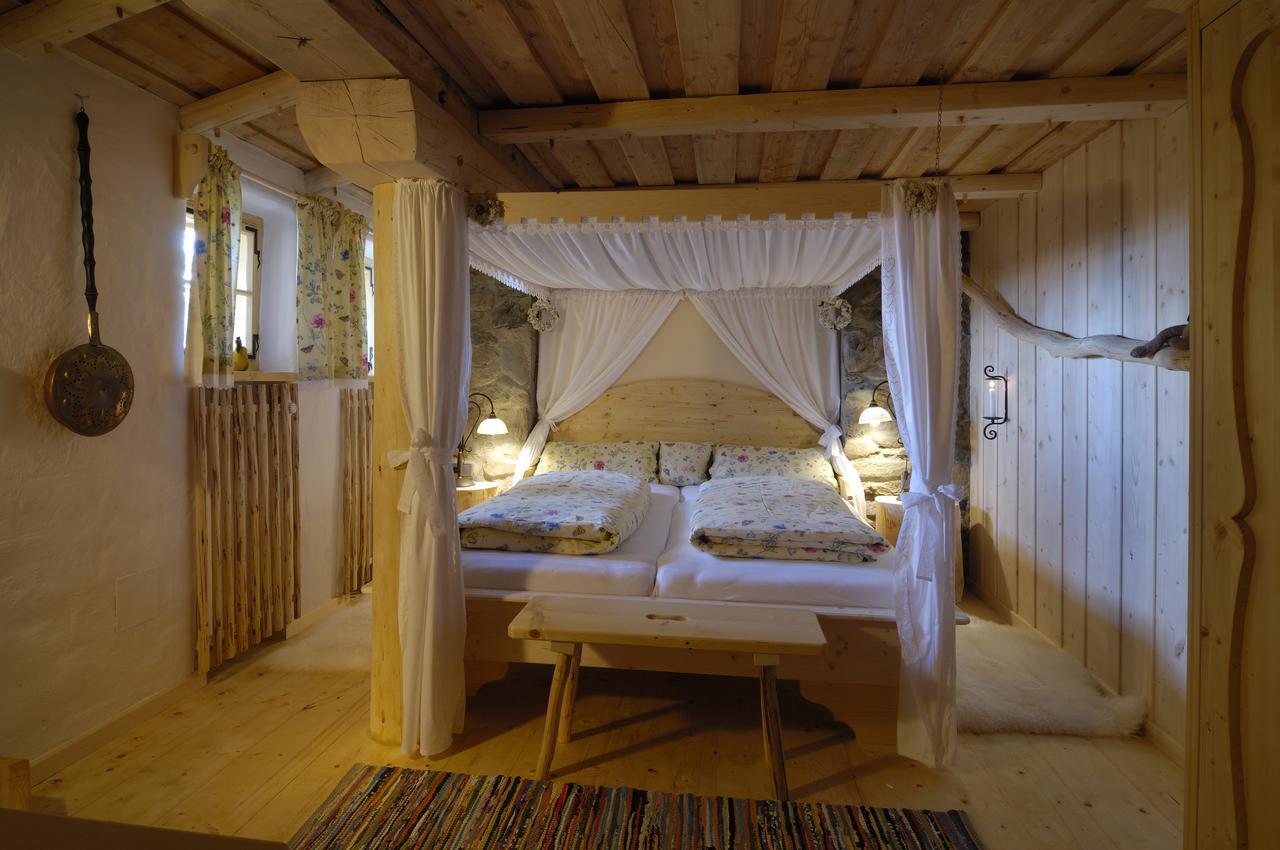 Almdorf Seinerzeit Hotel Wiedweg Bagian luar foto