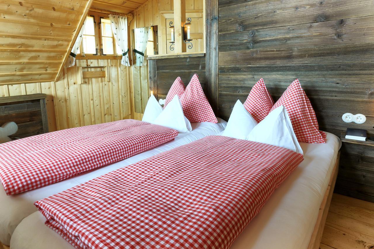 Almdorf Seinerzeit Hotel Wiedweg Bagian luar foto